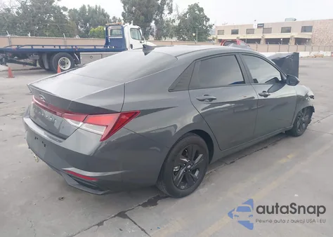 2023 Hyundai Elantra Sel z USA, uszkodzony, nr VIN KMHLM4AG7PU627247